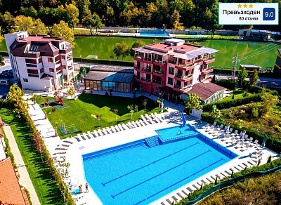 През юни: Нощувка в хотел Елеганс Огняново с минерални басейни и релакс зона