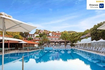 Луксозен хотел край плажа в Урануполи, Гърция: All Inclusive с басейн, чадър и шезлонги