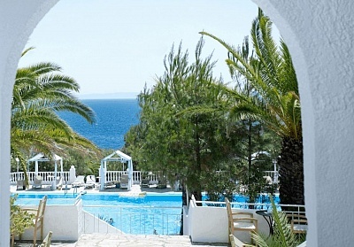 Ранни записвания в Bianco Olympico Beach Resort****, Ватопеди, Ситония! Нощувка на човек на база All Inclusive + басейн