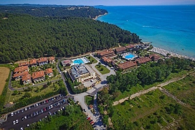 Ранни записвания за луксозна почивка на първа линия в Сани, Гърция