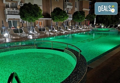 Ранни записвания за лятна почивка в хотел Тропикс 3*, Св. Влас: Ultra All Inclusive!