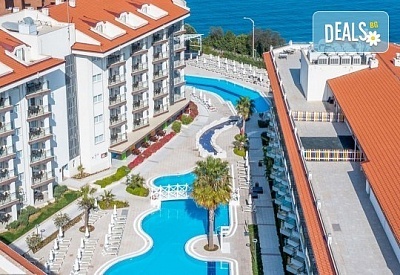 Ранни записвания лято 2026 в хотел Ramada Hotel & Suites Kusadasi
