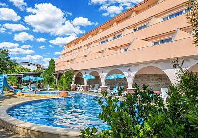 Ранни записвания за море 2026 в хотел Лозенец Ризорт 3*