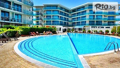 Ранни записвания за море в Слънчев бряг! 5 нощувки на база All Inclusive + басейн, шезлонг и чадър + Безплатно за дете до 10 г., от реновирания Хотел Синя Ривиера