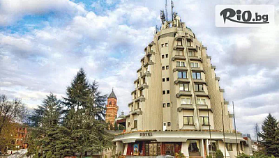 Ранни записвания за Нова година в Hotel Petrus, Парачин, Сърбия с празнични вечери
