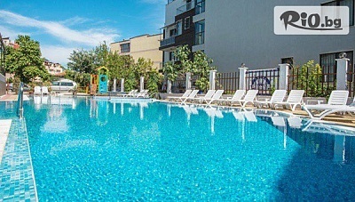Ранни записвания за почивка на 50 м. от плажа в Созопол! All Inclusive нощувка + Безплатно за дете до 11.99 г. + външен басейн, чадър и шезлонг, от Хотел Флагман