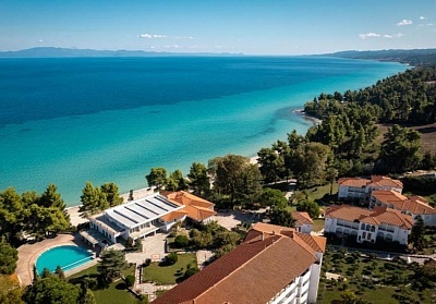 Ранни записвания за всички включено на първа линия в Криопиги, Гърция