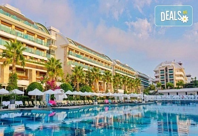 Ранно лято 2023 в Crystal Waterworld Resort & Spa 5*, Белек, Анталия! 7 нощувки Ultimate All inclusive, транспорт и безплатно за дете до 11.99 г. от BelpregoTravel