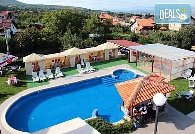 Релакс за 20 души в Къща за гости Флора, с. Паталеница: нощувка и СПА удоволствия