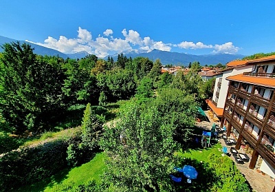 Релакс за двама в хотел Орфей, Банско, с отопляем басейн и закуска