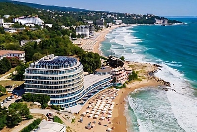 Релакс в Св. Св. Константин и Елена с нощувка и изхранване + СПА в хотел Сириус Бийч