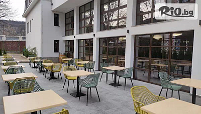 Романтичен Свети Валентин в семеен хотел Покрит Мост, Ловеч - 2 нощувки за до четирима с релакс пакет и празнична вечеря