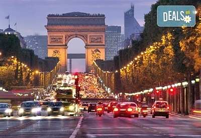 Самолетна екскурзия до Париж на дата по избор със Z Tour! 3 нощувки със закуски в хотел 2*, билет, летищни такси и трансфери