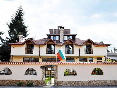 Самостоятелна къща за гости Елизабет в Самоков с голяма парти зала