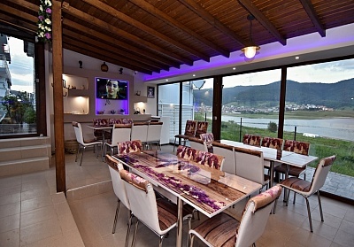 Семейна вила за почивка в Сърница край язовир