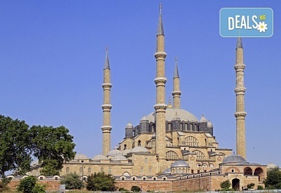 Шопинг уикенд в Одрин: 1 нощувка със закуска и транспорт