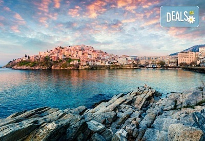 Слънчев уикенд в Кавала, Гърция, с Еко Тур! 1 нощувка със закуска в Nefeli Hotel 2*, транспорт и възможност за плаж в Амолофи и Неа Ираклица