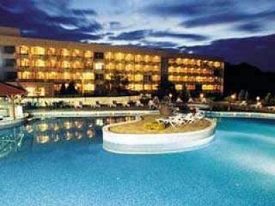 Спа почивка в Хисаря, 3 дни за двама с вътрешен и външен басейн в СПА хотел Аугуста