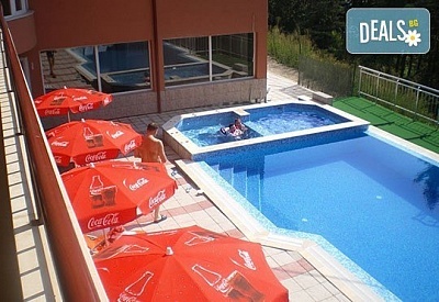 СПА почивка в хотел в Костенец с вътрешен и външен минерален басейн