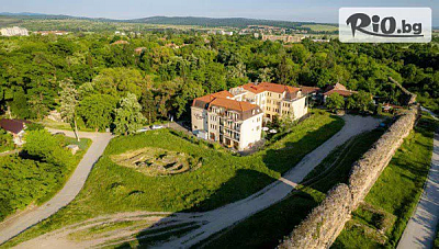 СПА почивка в Си Комфорт, Хисаря: Нощувка със закуска и минерален басейн