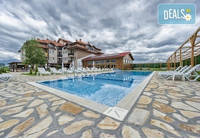 СПА почивка в Севън Сийзънс, с. Баня край Банско: нощувка с хранене и минерален басейн