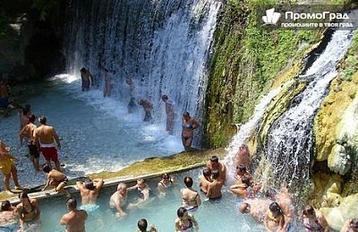 Специална оферта за хотел Almopia с включена закуска в Лутраки