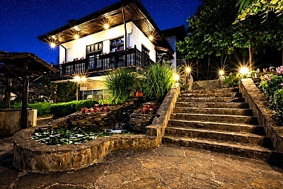 Спокойна почивка и съвременен комфорт в семеен хотел Фенерите край Габрово