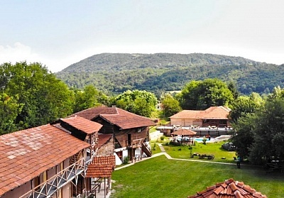 Сръбска Нова Година в Етно Село Стара Планина - Екскурзия и Нощувка