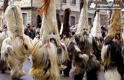 Сурва в Перник - Международен фестивал на маскарадните игри (еднодневна) за 16 лв.