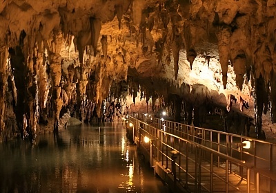 Уикенд в Драма с плаж Амолофи и посещение на пещера Ангитис