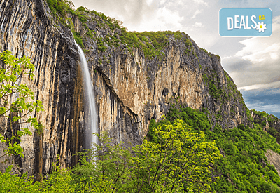 Уикенд екскурзия през юни из Врачанския Балкан! 1 нощувка, транспорт, планински водач, посещение на водопад Врачанска Скакля и пещерата Леденика!