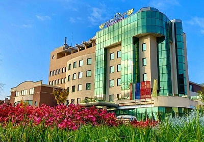 Уикенд в Луковит! 2 нощувки за ДВАМА със закуски + СПА зона и разходка с лодка или водно колело по река Златна Панега от хотел Дипломат Плаза****. Дете до 5.99г. - Безплатно!