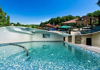 Уикенд в Пазарджишкия район с почивка в хотелски комплекс Ливадите