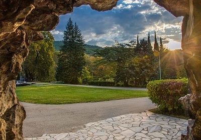 Уикенд в Сандански с посещение на Рупите и Мелник: 1 нощувка със закуска