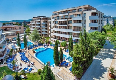 Ultra All Inclusive + 2 басейна и аквапарк от хотел Хермес Александрия клуб****, на 150м. от плажа в Царево. Дете до 13.99г - безплатно!
