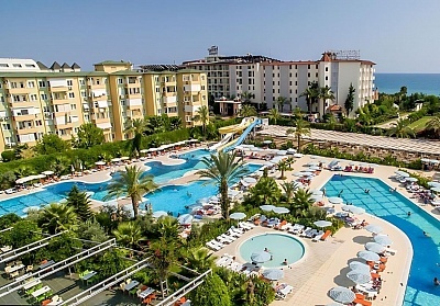  Ultra All Inclusive + басейни и пързалки на 50м. от плажа в Алания, Турция! Автобусен транспорт + 7 нощувки на човек в хотел HEDEF RESORT &amp; SPA 5* 