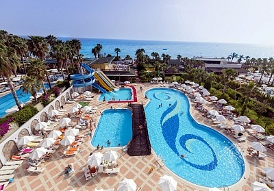  Ultra All Inclusive + пързалки на 1-ва линия в Holiday Garden Resort 5*, Алания, Турция! Автобусен транспорт + 7 нощувки на човек 