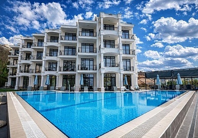 Ваканция в Балчик: Комплекс Самара с нощувка, закуска и масаж