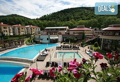 Ваканция в хотел Пирин 5* в Сандански: 7 нощувки със закуска и вечеря, СПА и минерален басейн