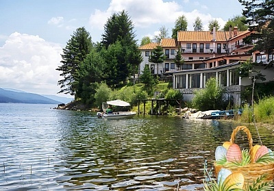 Великден на брега на язовир Доспат: 3 нощувки в хотел Емили, Сърници