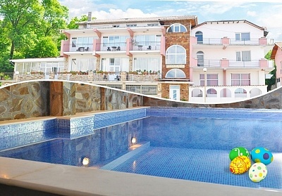 Великден в Огняново: 3 нощувки за двама с минерален басейн