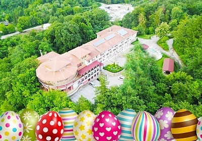 Великден в Троян! 2 или 3 нощувки на човек със закуски и вечери, едната празнична + контрастен басейн и сауна в Парк хотел Троян