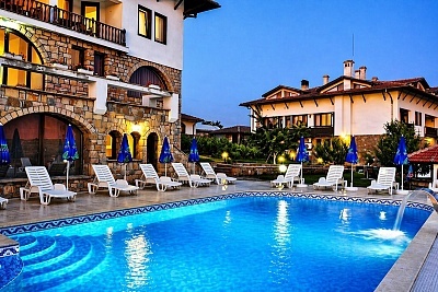 Юни преживяване в Арбанаси: Нощувка с храна и релакс удобства в хотел Винпалас