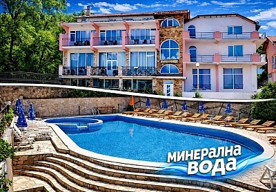 Заповядайте в Огняново: нощувка със закуска и минерален басейн в хотел Черния кос