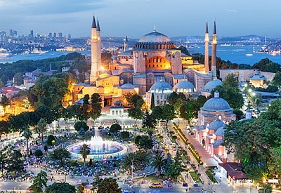 Зимна оферта за Истанбул от Варна и Бургас с Караджъ Турс! 2 нощувки със закуски в хотел 2*/3*, транспорт, класически тур в Истанбул и бонус програми