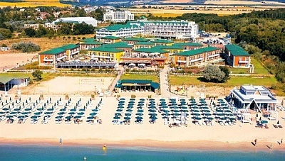 5-звездна почивка в Кранево до 10 Юни! All Inclusive нощувка + шезлонг и чадър на плажа и външен басейн с водна пързалка и басейн с минерална вода, от ECO Therma Village 5*